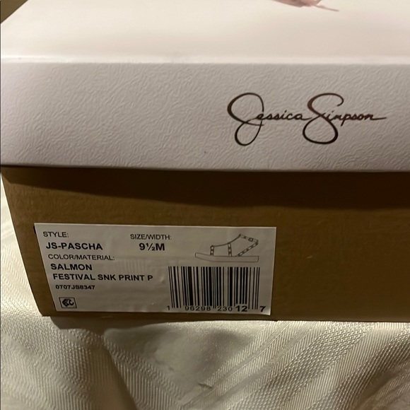 Jessica Simpson salmon festival platform shoes